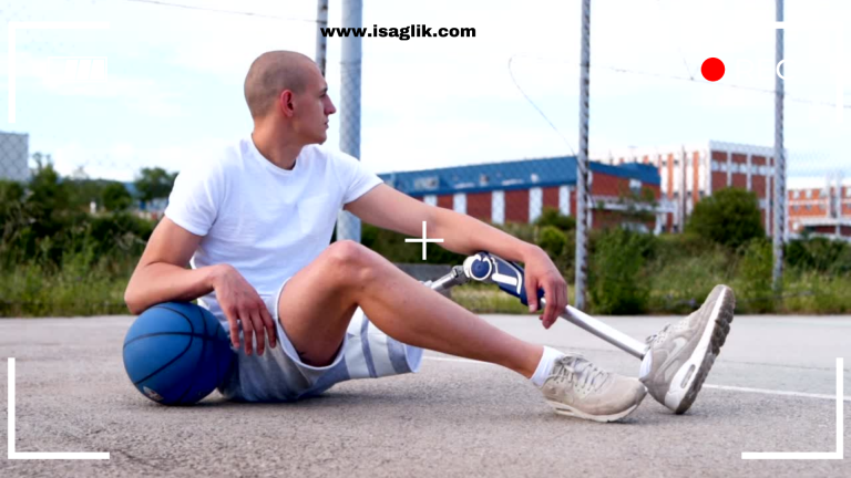 Ampütasyon, bir uzvun cerrahi olarak kesilmesini ifade eden tıbbi bir prosedürdür ve bu karar genellikle bir dizi uzmanın bir araya gelip değerlendirmesi sonucunda alınır. Ampütasyon kararı, genellikle cerrahi, ortopedi, nöroloji, rehabilitasyon uzmanları ve hastanın genel sağlık durumunu izleyen bir ekibin işbirliğini gerektirir.