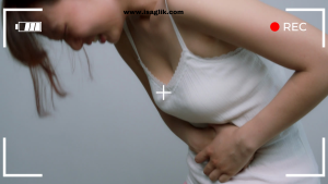 Kabızlık, pek çok kişinin hayatını olumsuz etkileyen yaygın bir sindirim sorunudur. Kabızlık, dışkının düzensiz veya zorlu bir şekilde atılması durumudur ve genellikle bağırsak hareketlerinin yetersiz olması nedeniyle ortaya çıkar.