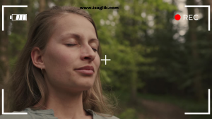 Nefes kokusu, birçok farklı sebepten kaynaklanabilen yaygın bir durumdur, ancak bazen bu durum ciddi bir sağlık sorununun habercisi olabilir.